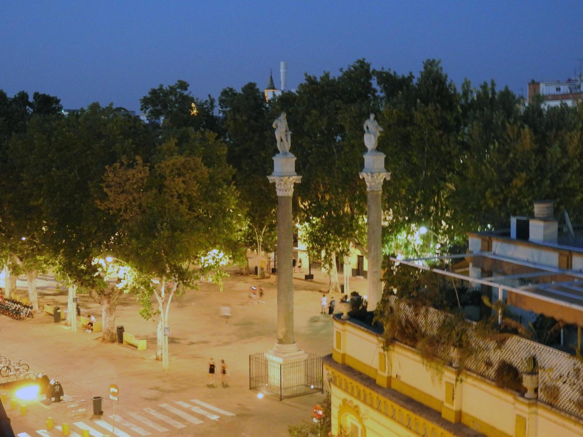 Apartamento En Sevilla Centro Con Vistas A La Plaza Alameda De Hercules - Hasta 7 Personas Exterior photo