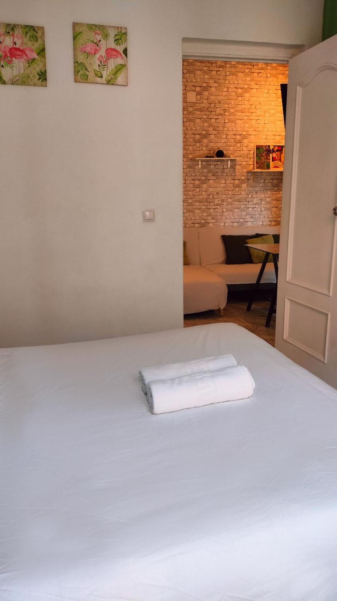 Apartamento En Sevilla Centro Con Vistas A La Plaza Alameda De Hercules - Hasta 7 Personas Exterior photo